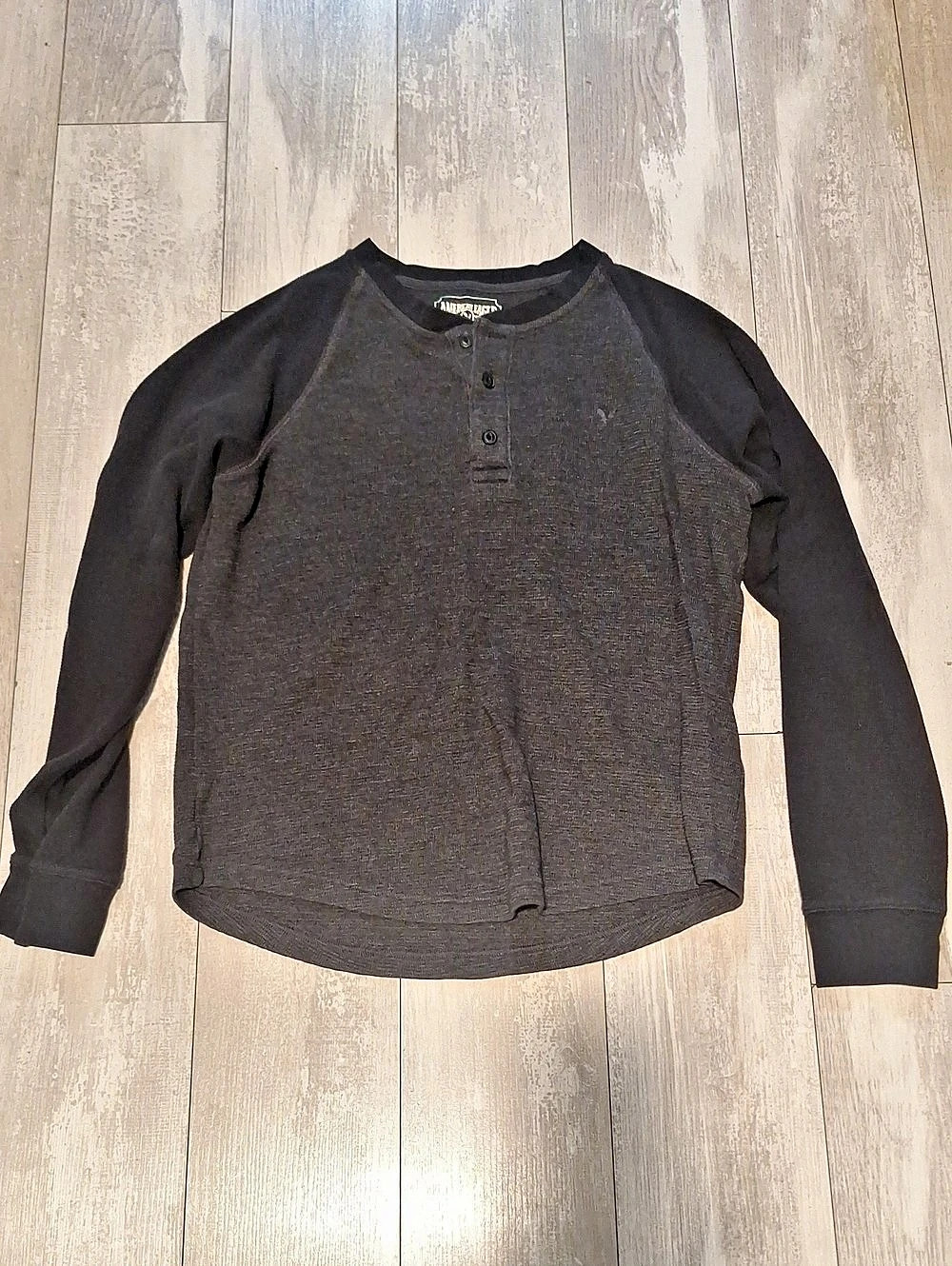 American Eagle Outfitters Men's Long Sleeve Henley Black Size Medium